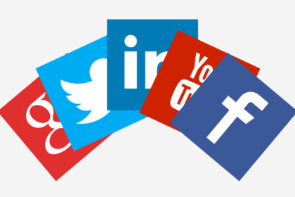 social-media w live streaming social-media w live streaming